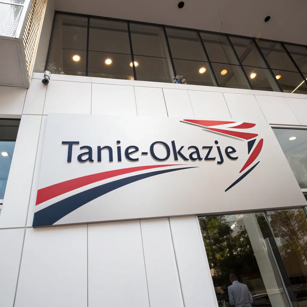 TANIE-OKAZJE logo